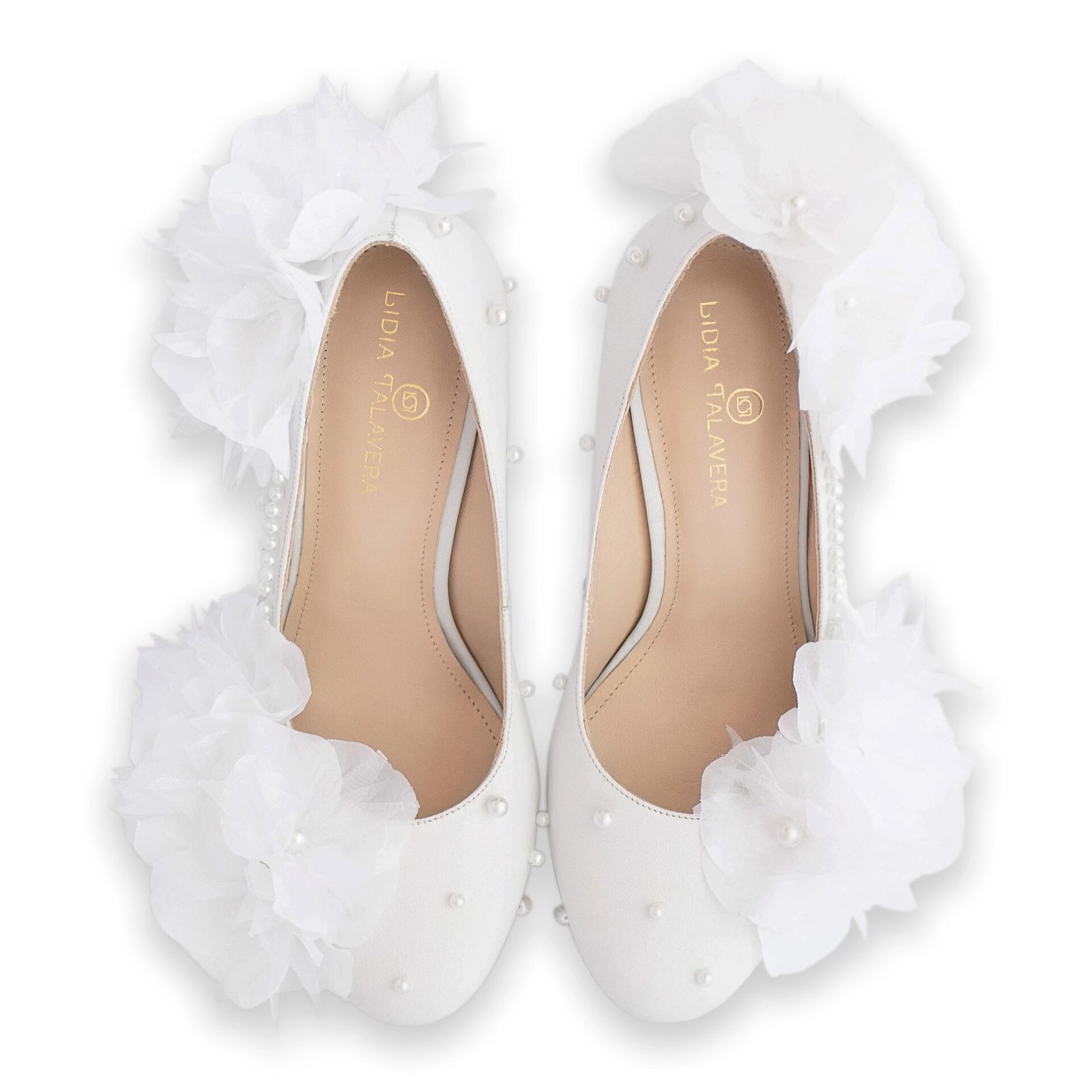 Bride platform pump with flowers and pearls