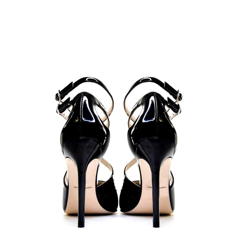 Black extra wide pumps for women